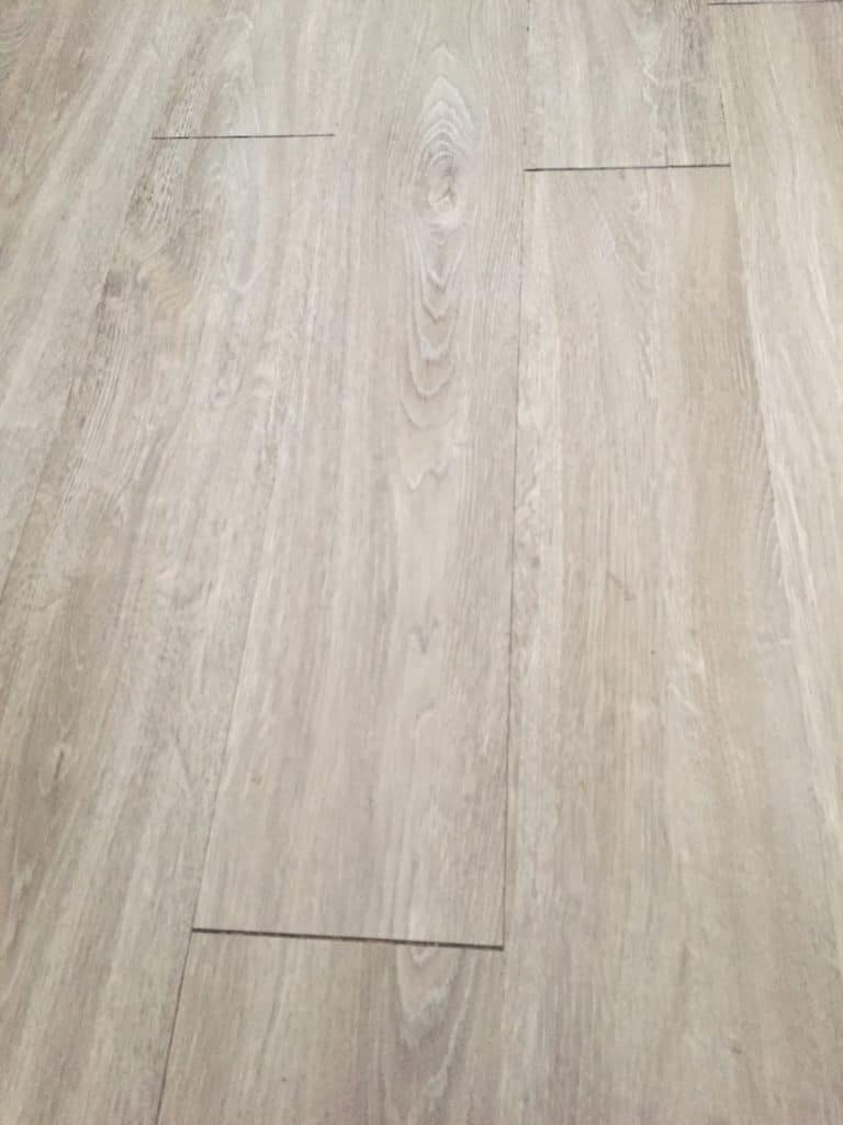 Luxury vinyl tiles flooring